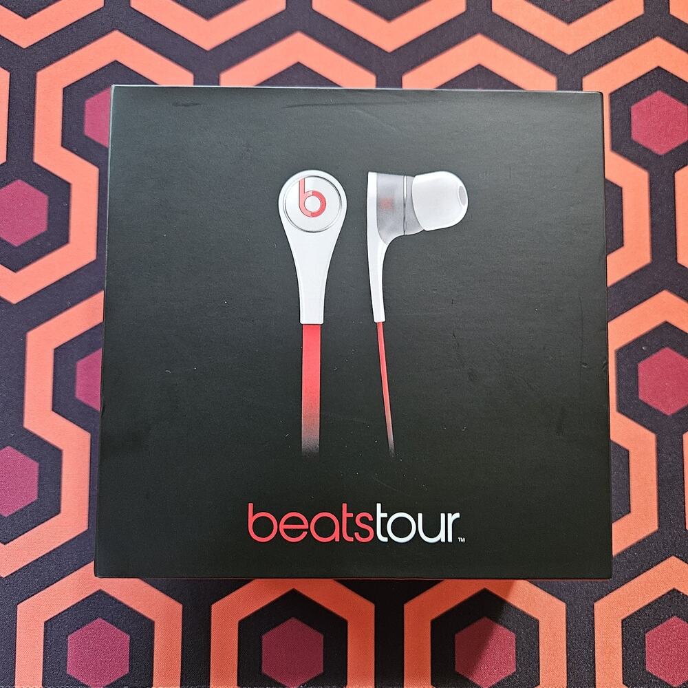Beats by Dr. Dre Tour In-Ear Headphones White Red Wired Earphones New Open Box
